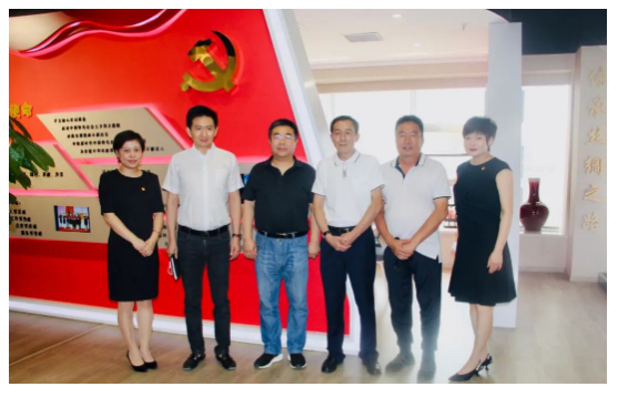 河?xùn)|區(qū)政法委、春華街領(lǐng)導(dǎo)來到永誠世佳開展對企服務(wù)活動